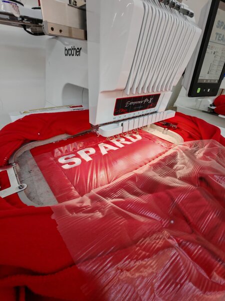 Operator broderie computerizata